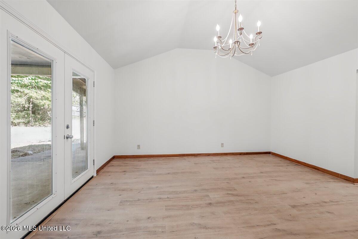 10 W Railroad Avenue Property Photo 18