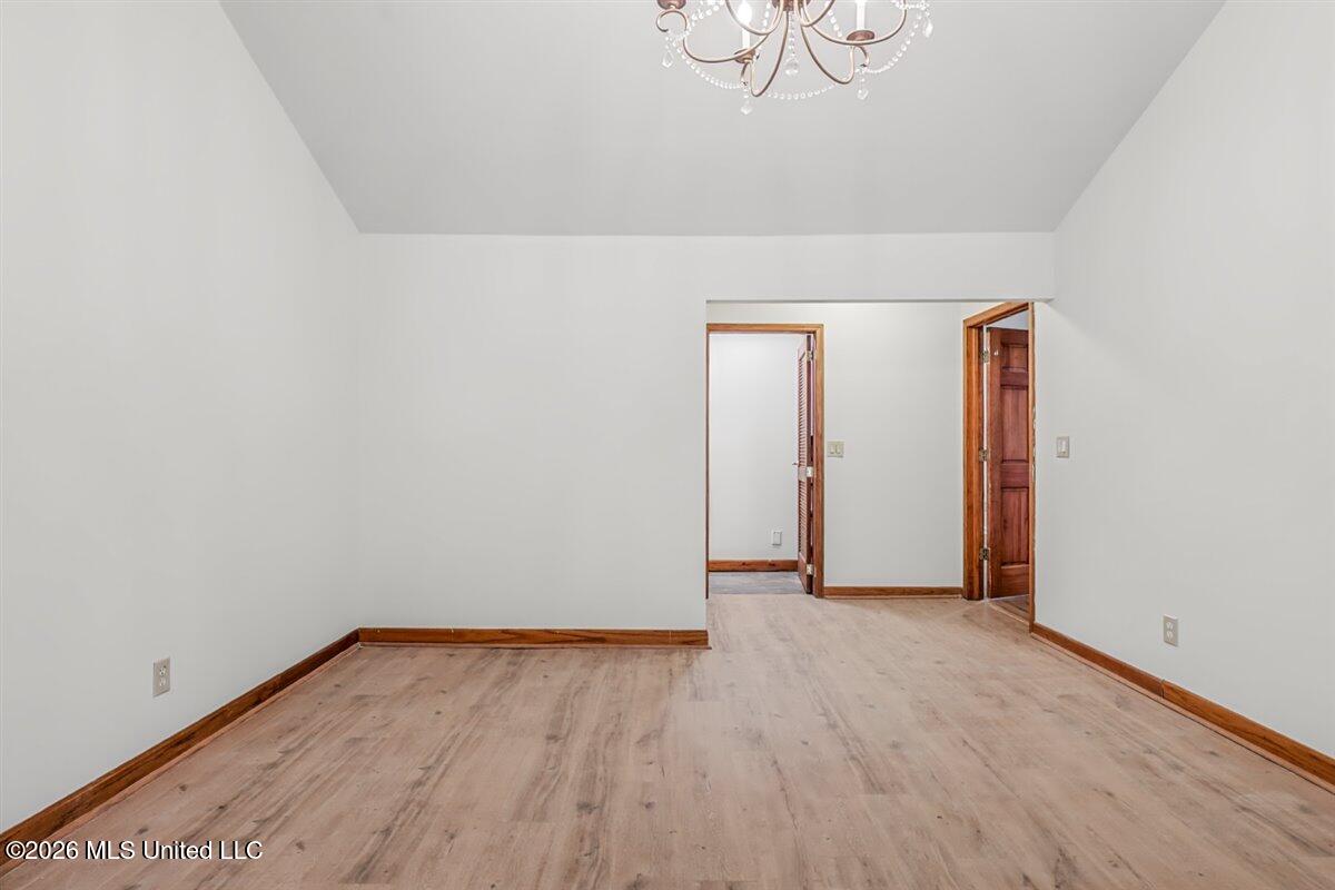 10 W Railroad Avenue Property Photo 19