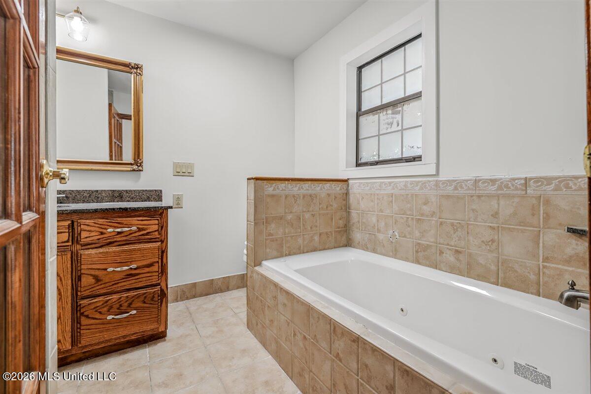 10 W Railroad Avenue Property Photo 22