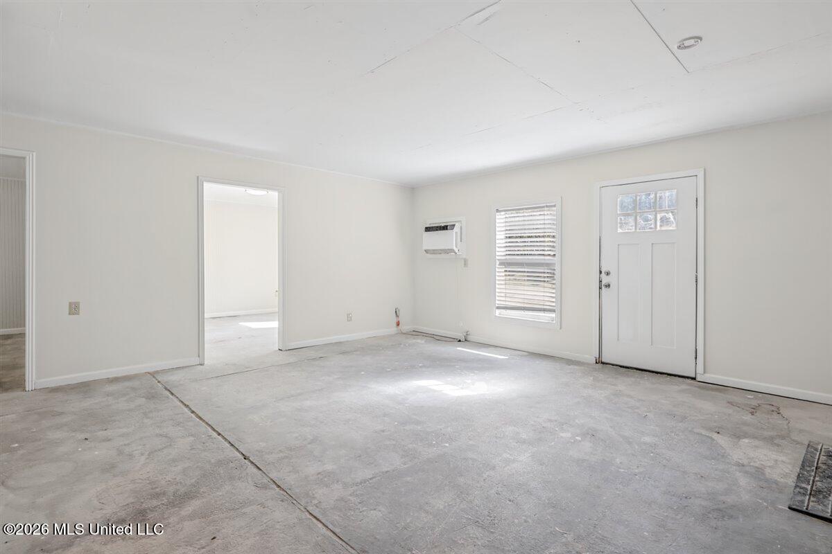 10 W Railroad Avenue Property Photo 35