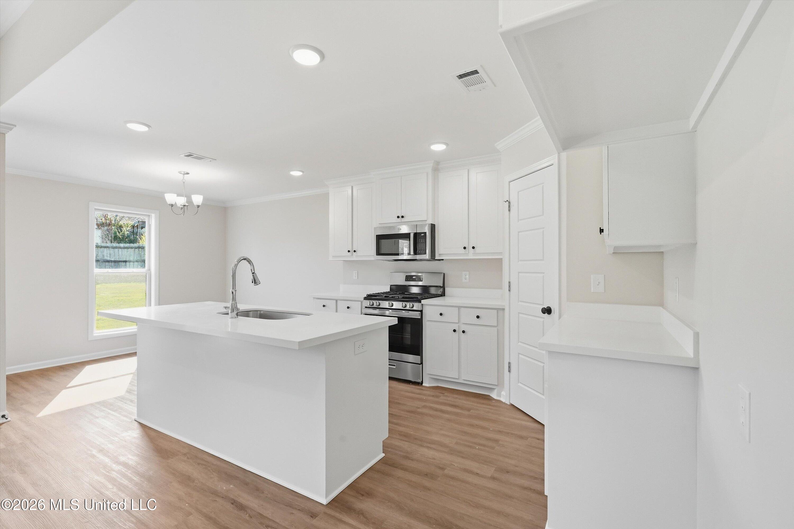 531 Stone Brook Place Property Photo 9