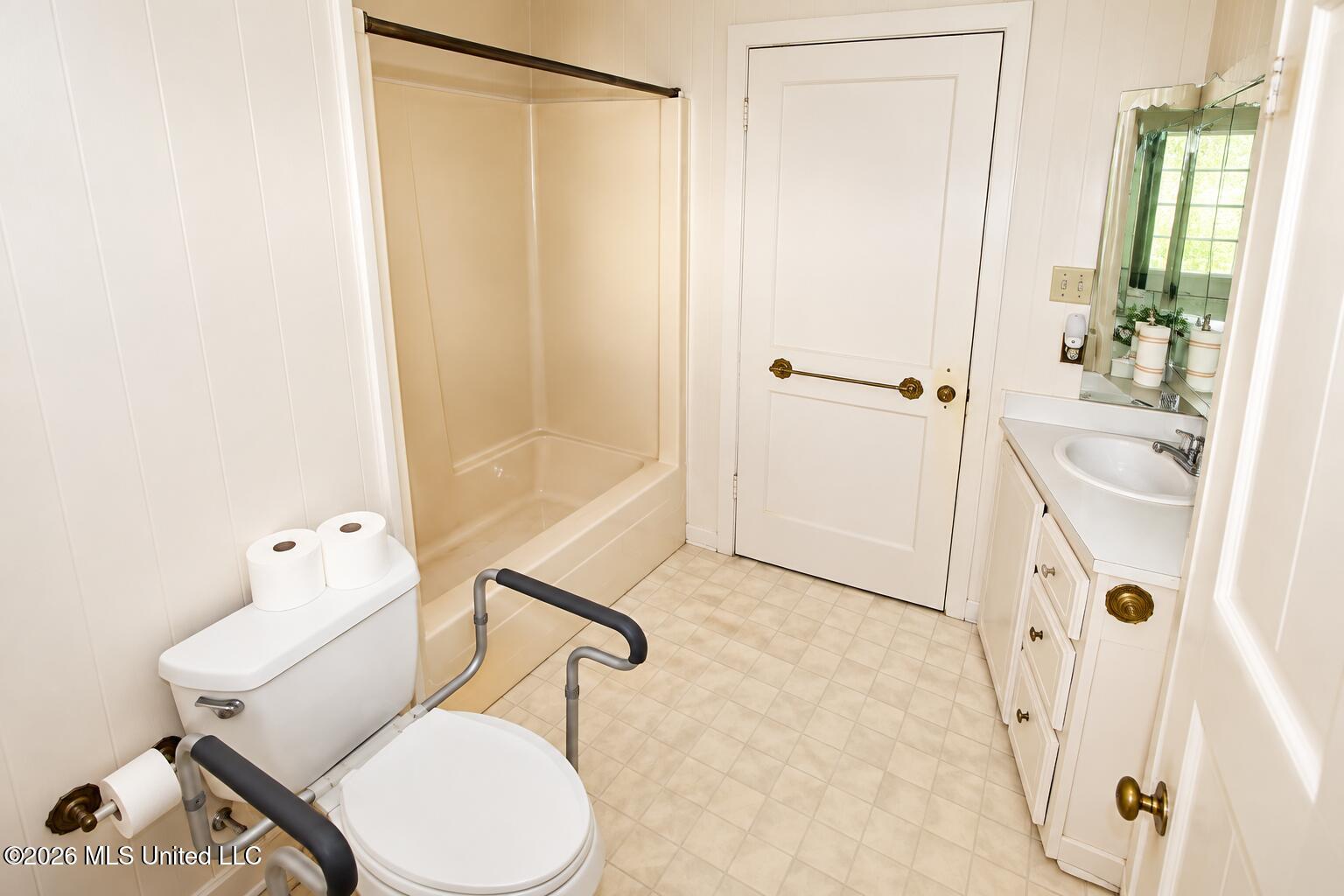 1316 Calhoun Property Photo 16