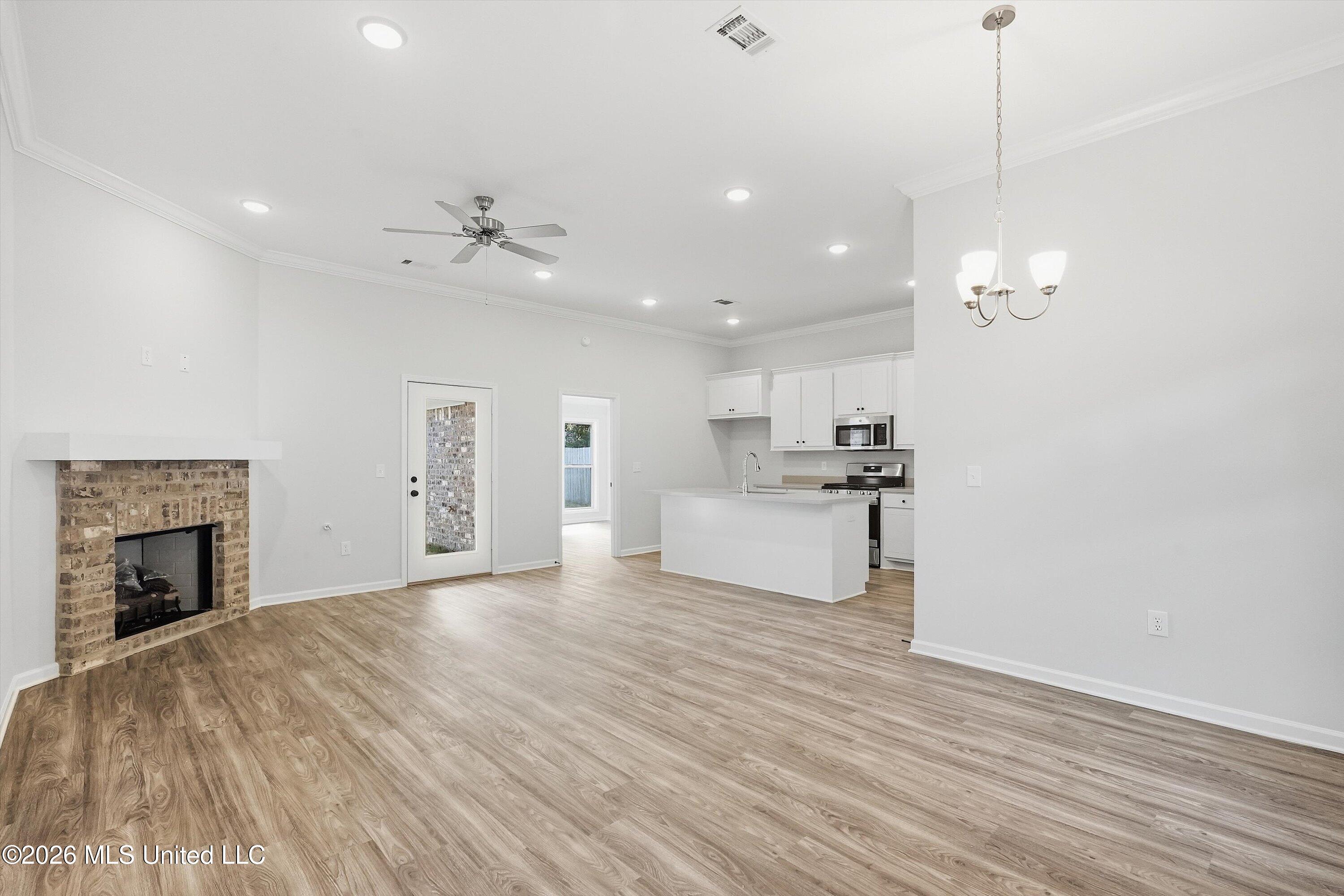533 Stone Brook Place Property Photo 3