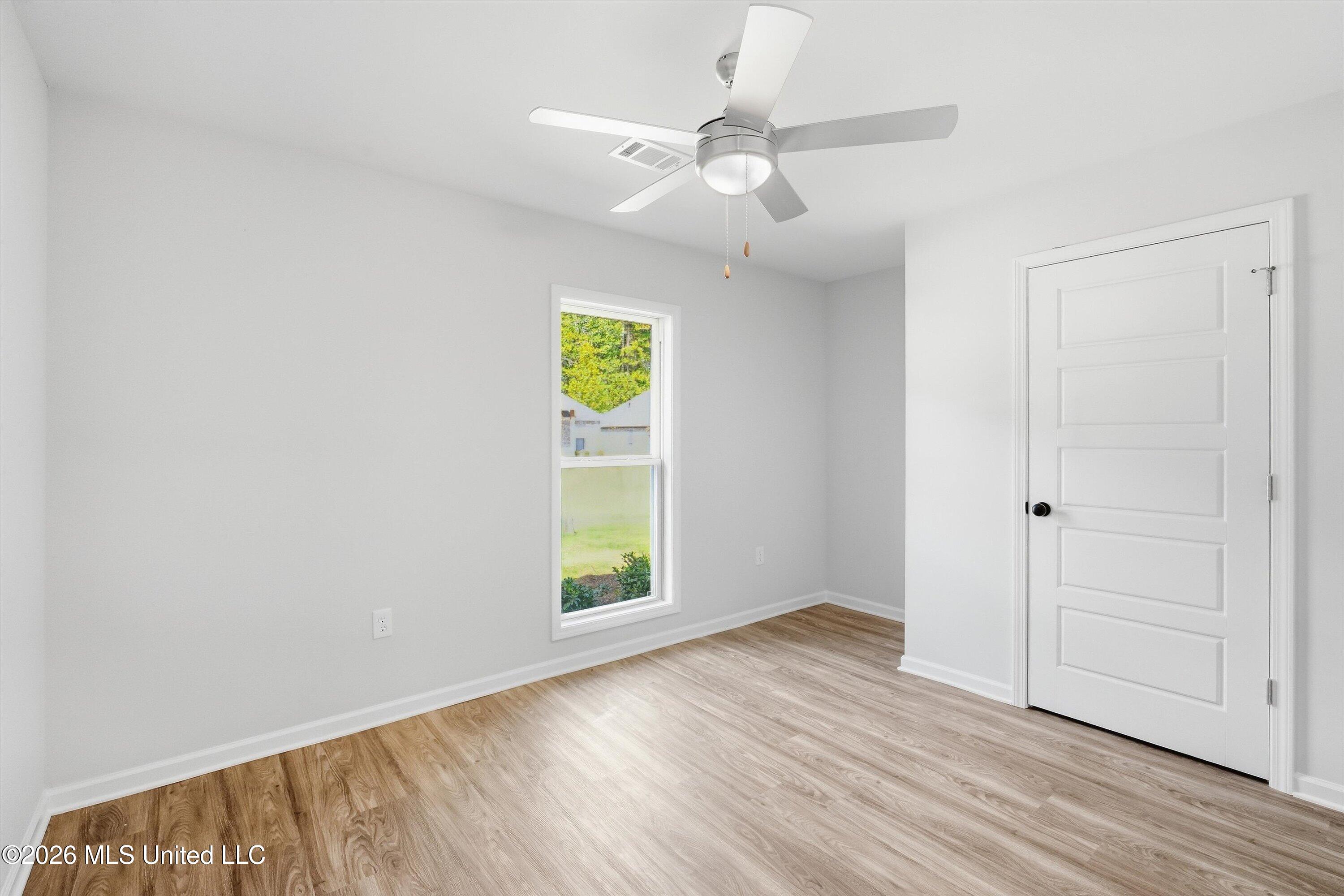 533 Stone Brook Place Property Photo 10