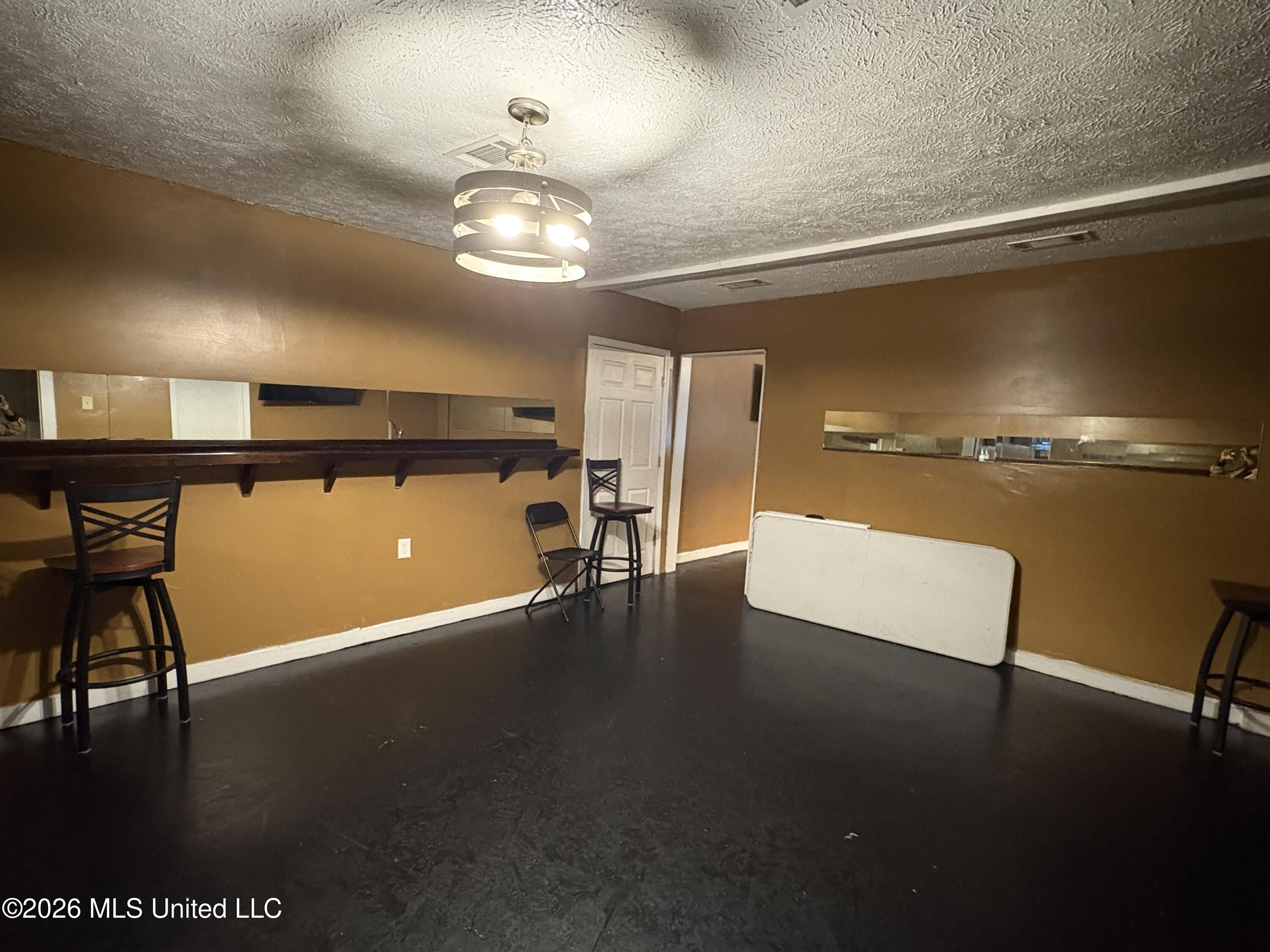 49 E Franklin Street Property Photo 13