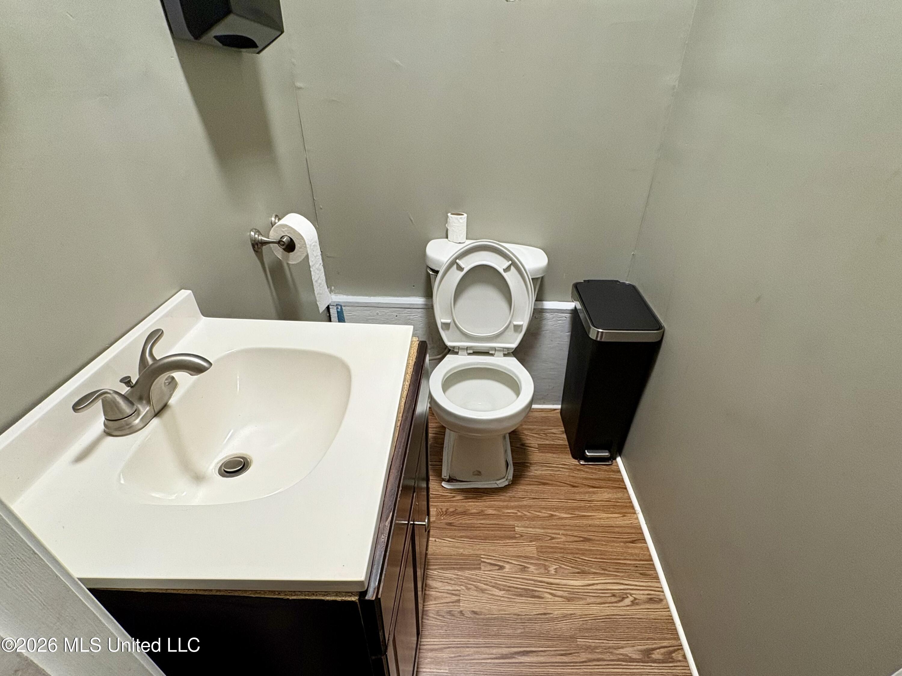 49 E Franklin Street Property Photo 18