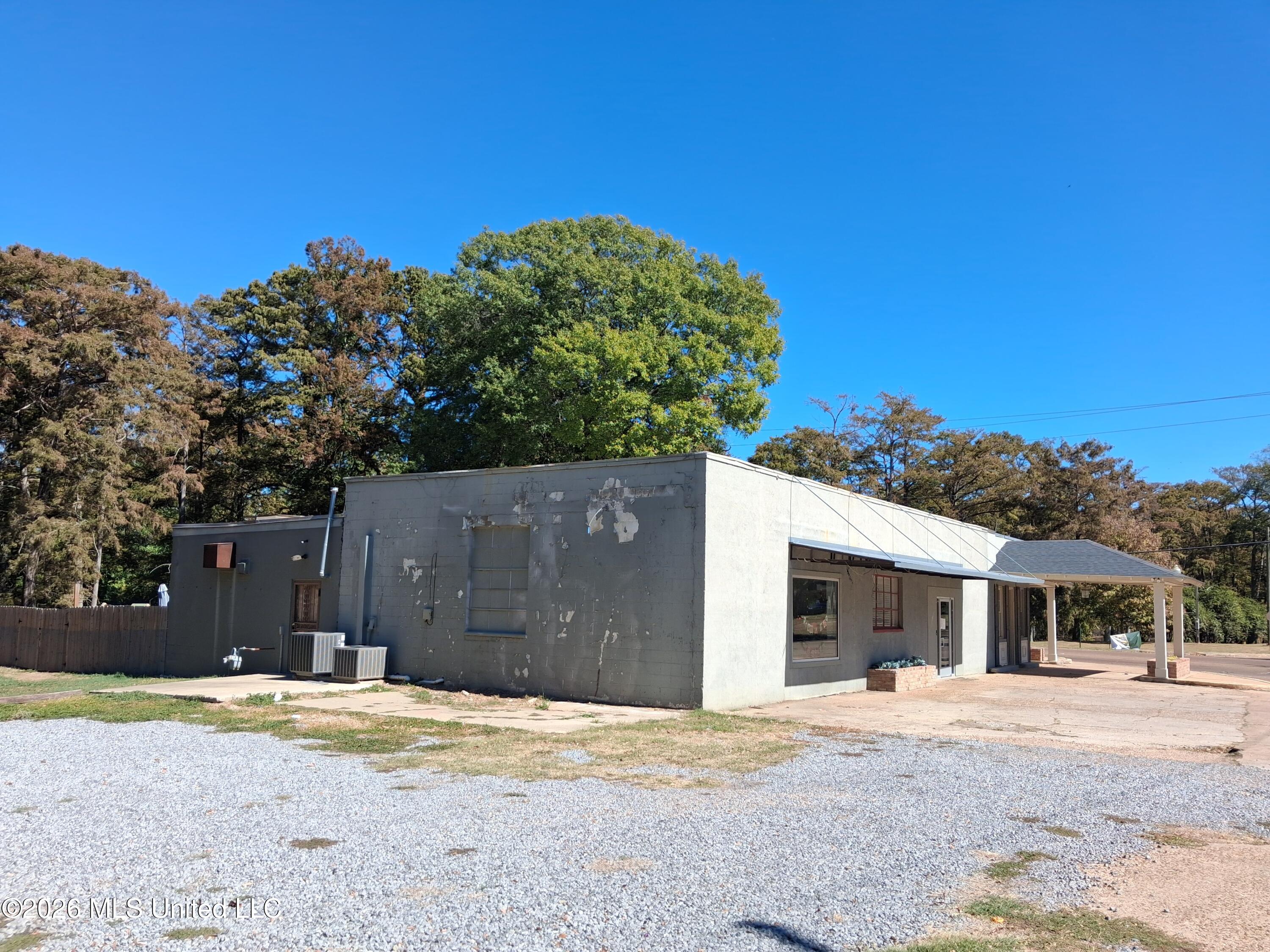 315 Main Street Property Photo 17