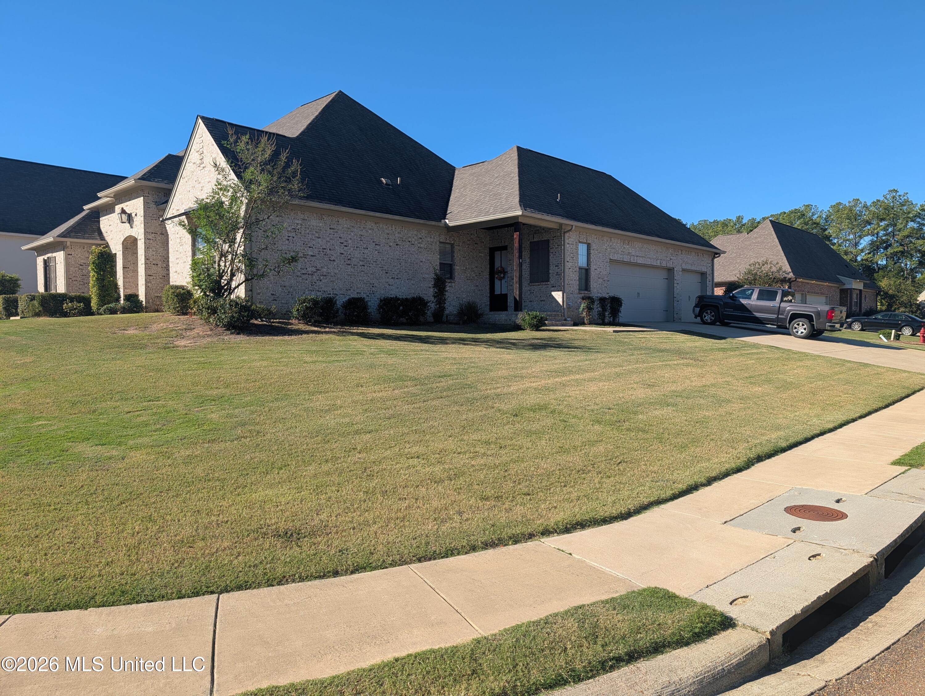 170 Stone Creek Drive Property Photo 3