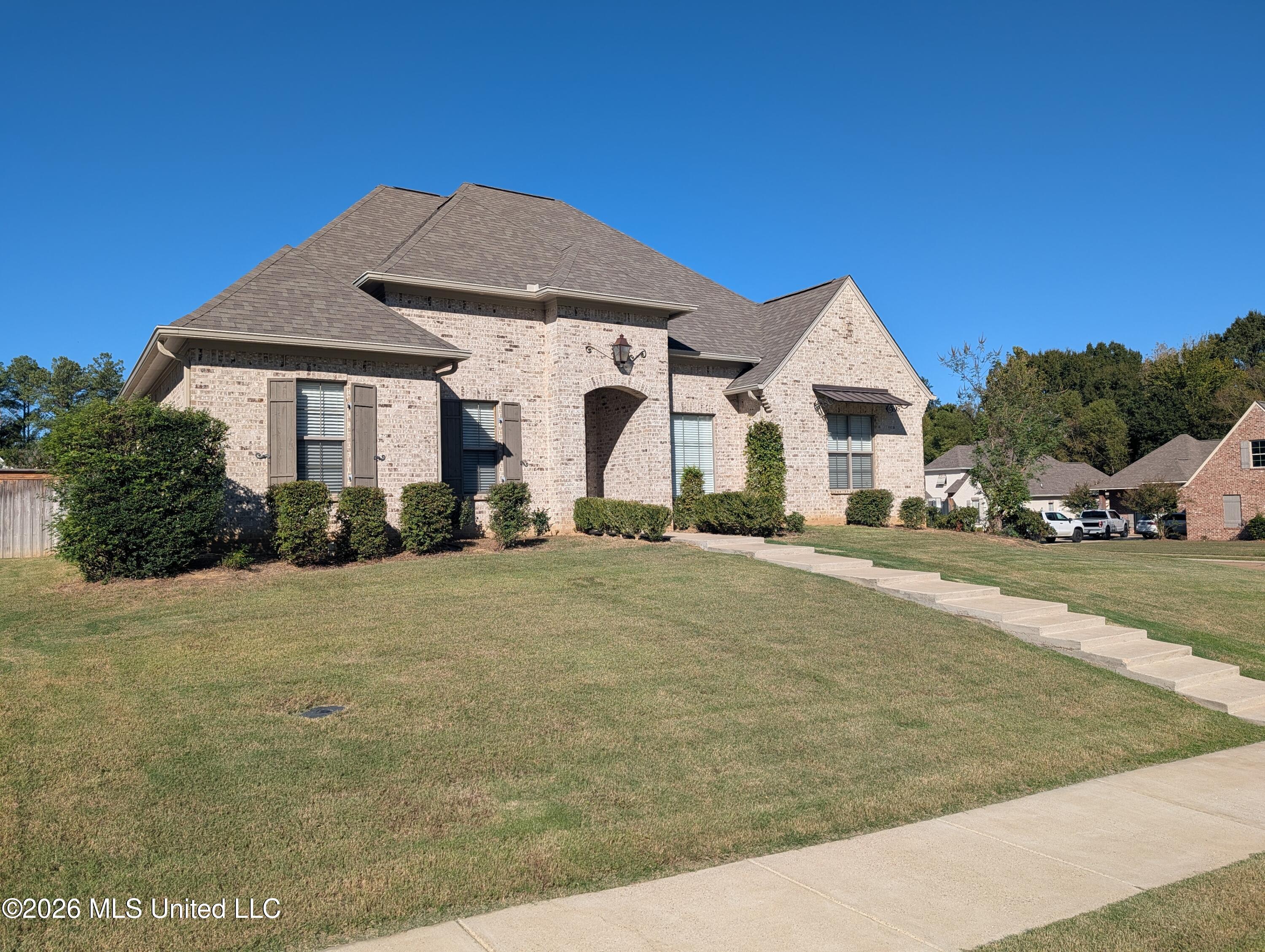 170 Stone Creek Drive Property Photo 4