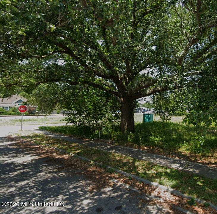 1010 40th Avenue Property Photo 3