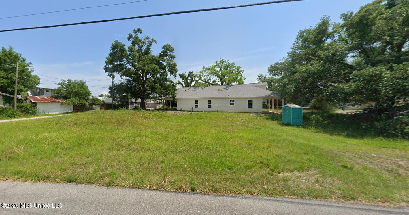 1010 40th Avenue Property Photo 5