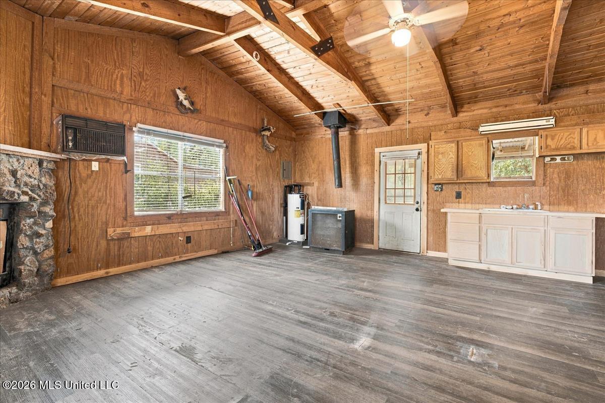 512 Oakview Property Photo 6