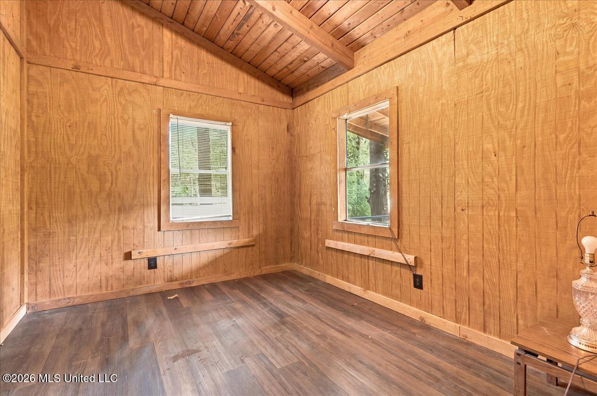 512 Oakview Property Photo 10