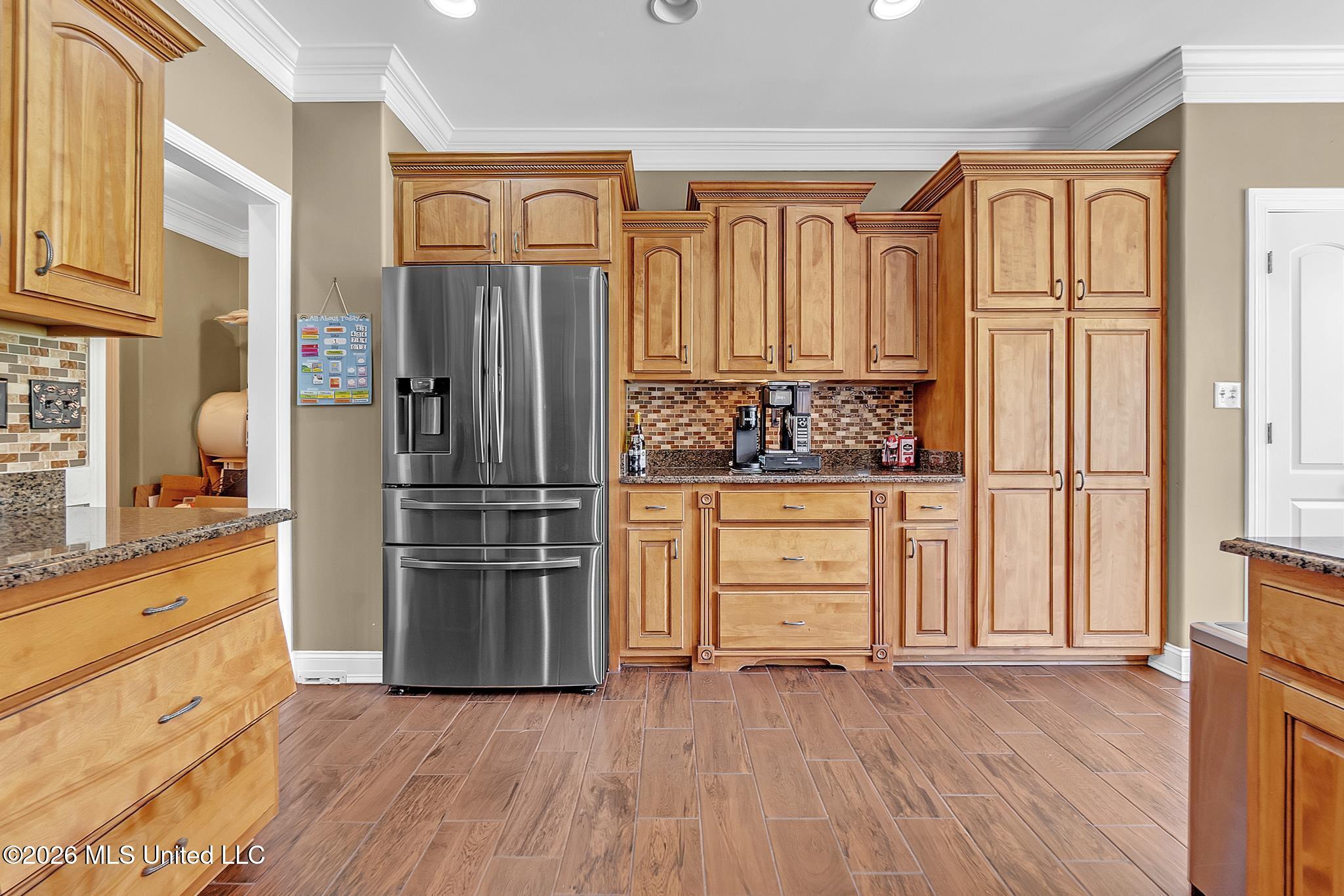 12520 Whispering Pines Drive Property Photo 9