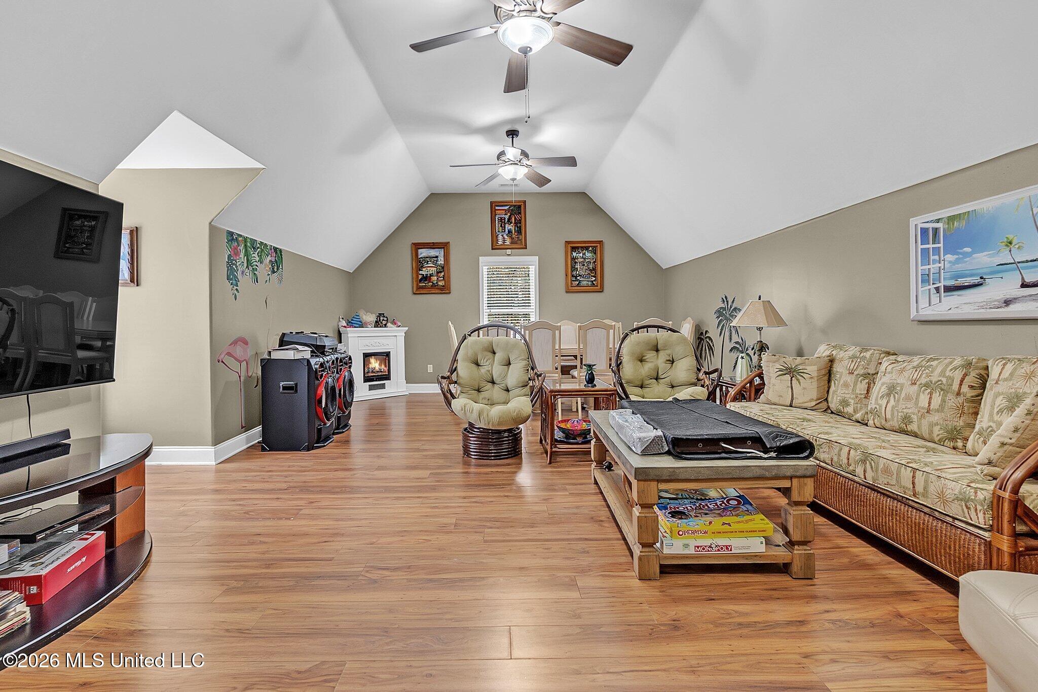 12520 Whispering Pines Drive Property Photo 23