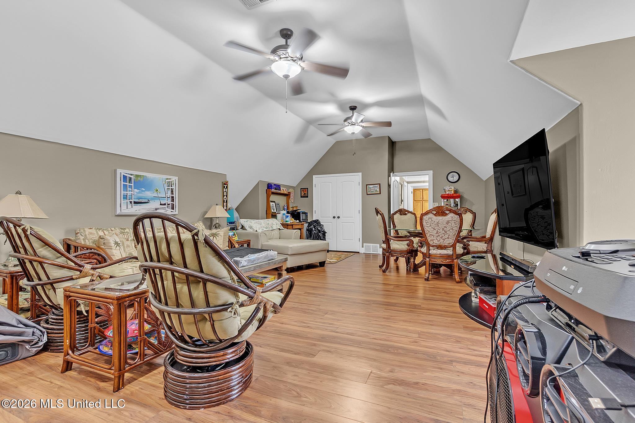 12520 Whispering Pines Drive Property Photo 24
