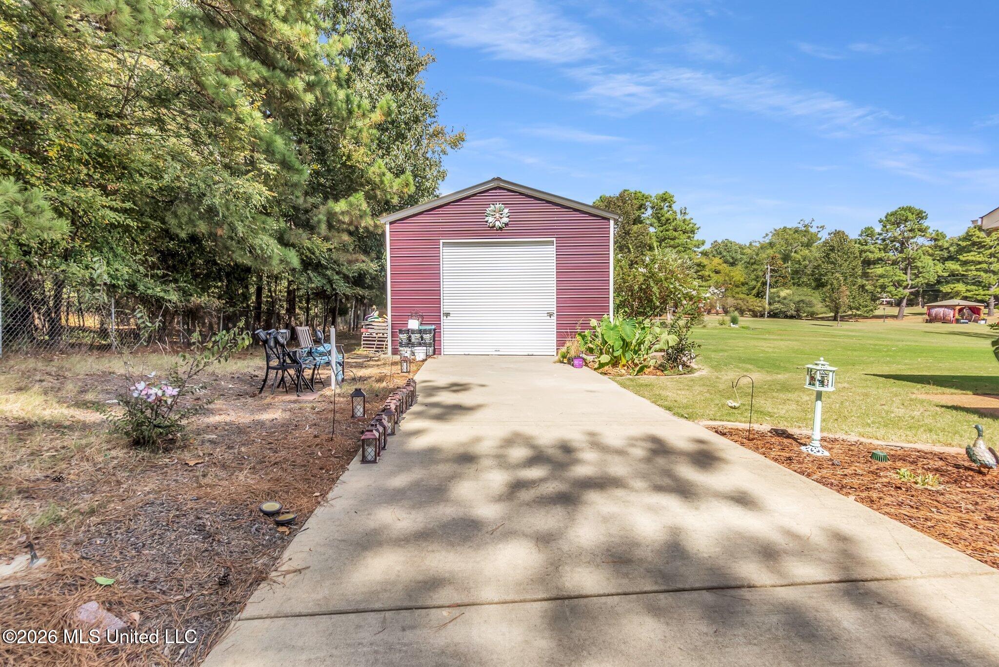 12520 Whispering Pines Drive Property Photo 28