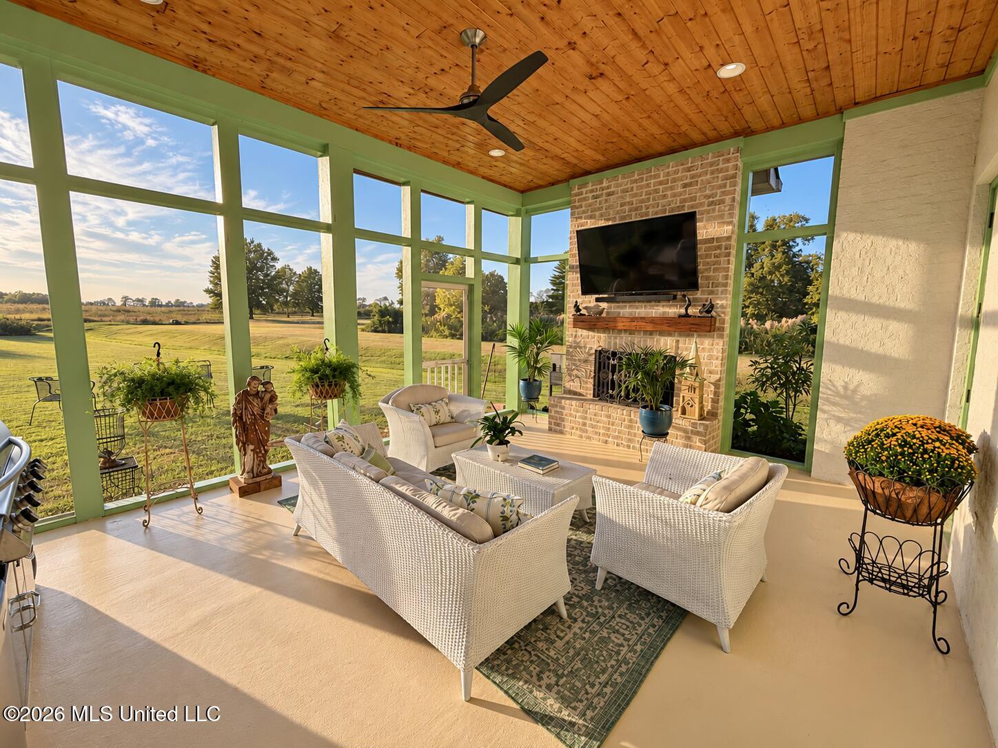 335 Westover Drive Property Photo 4