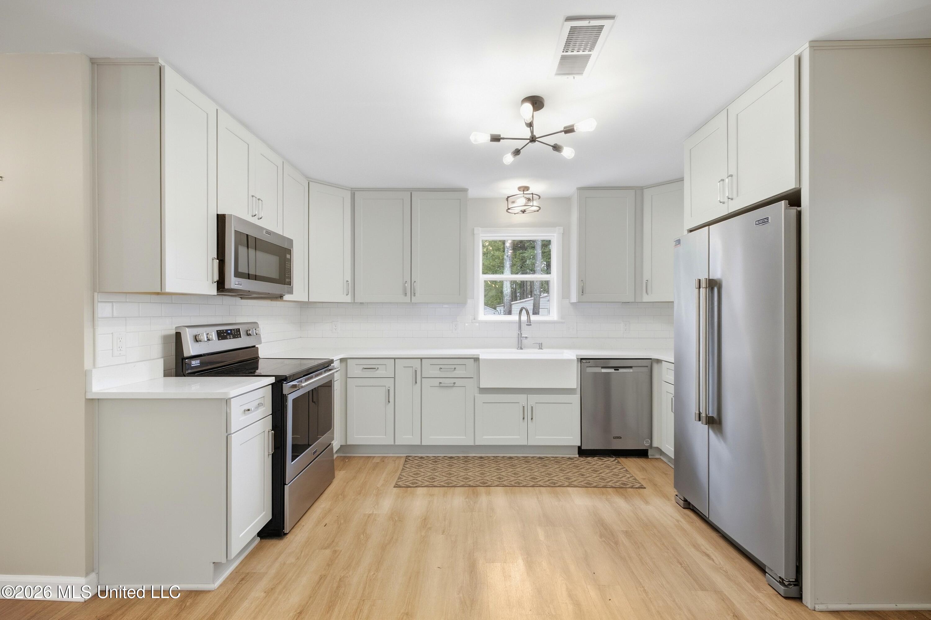 120 Oakwood Drive Property Photo 12