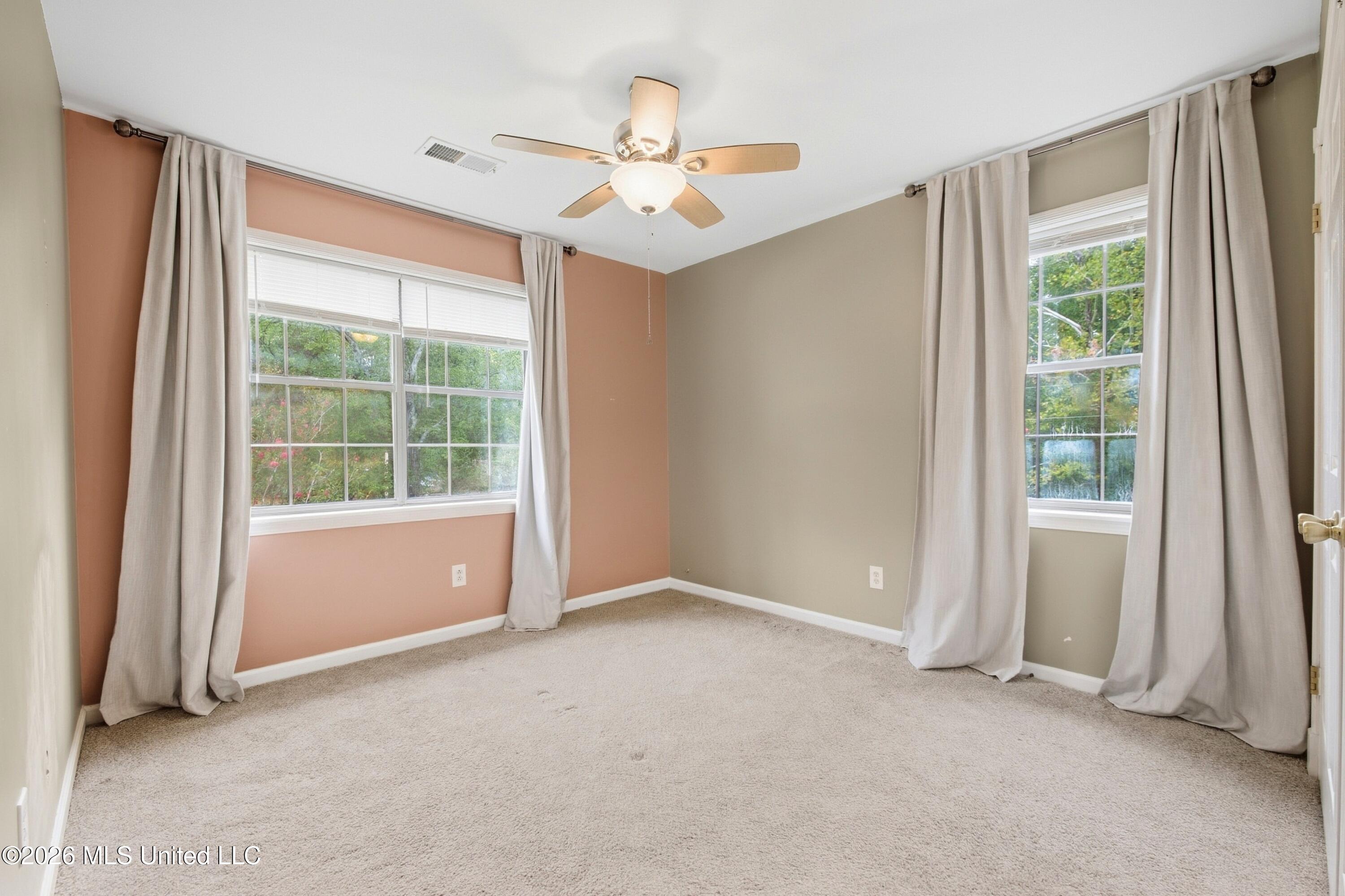 120 Oakwood Drive Property Photo 29