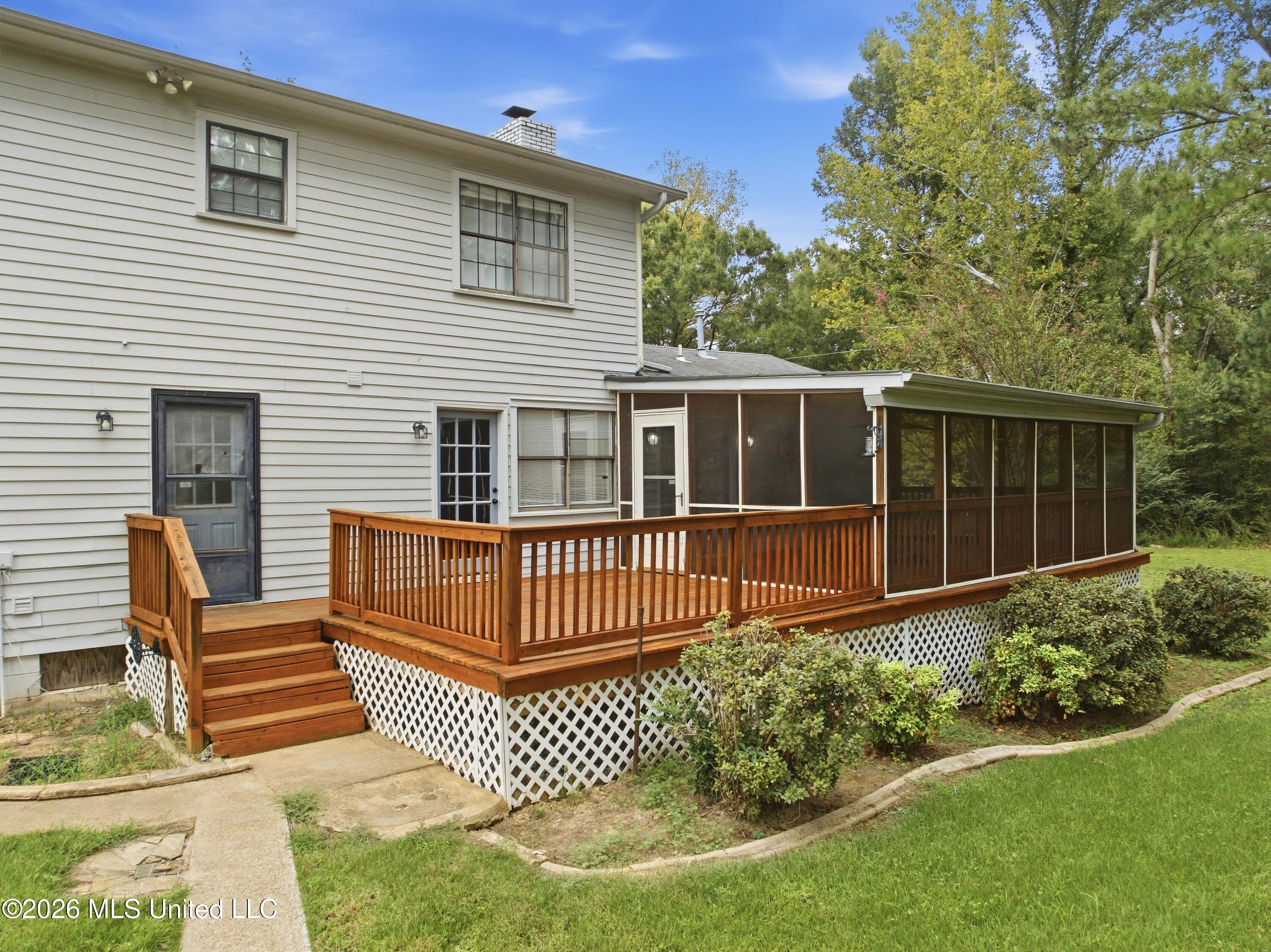 120 Oakwood Drive Property Photo 37