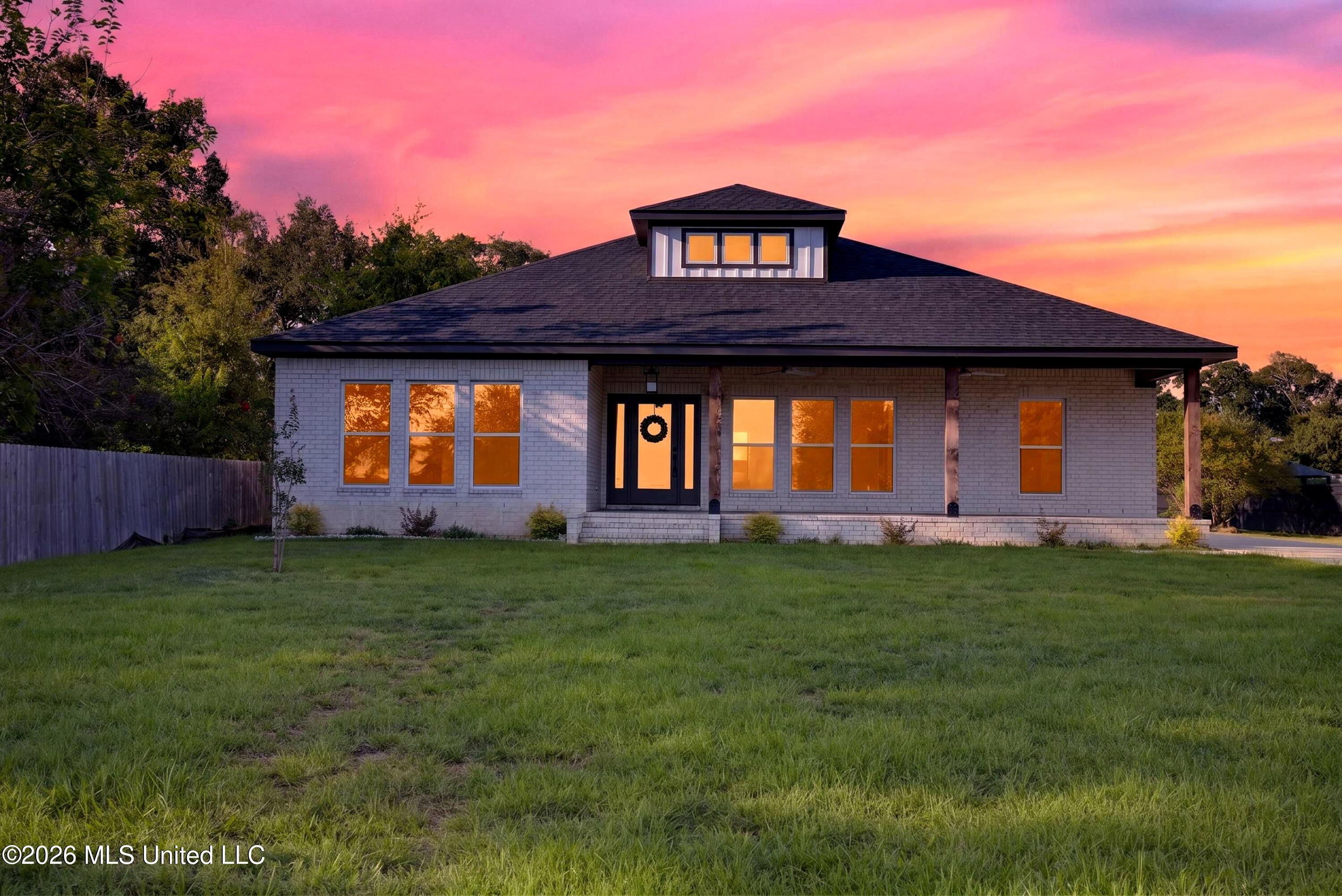 1416 E Beach Boulevard Property Photo 4
