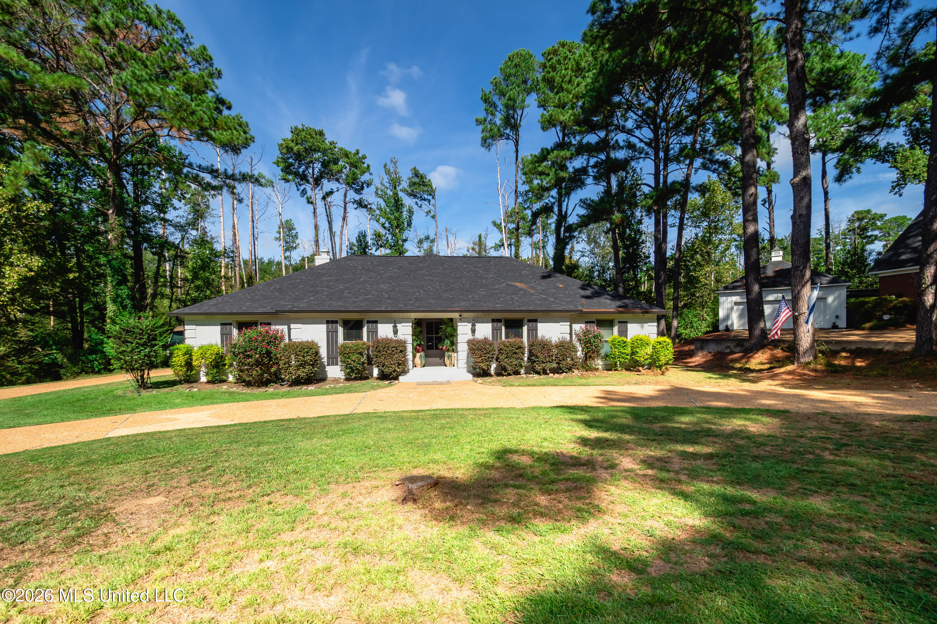 103 Carriage Lane Property Photo 1