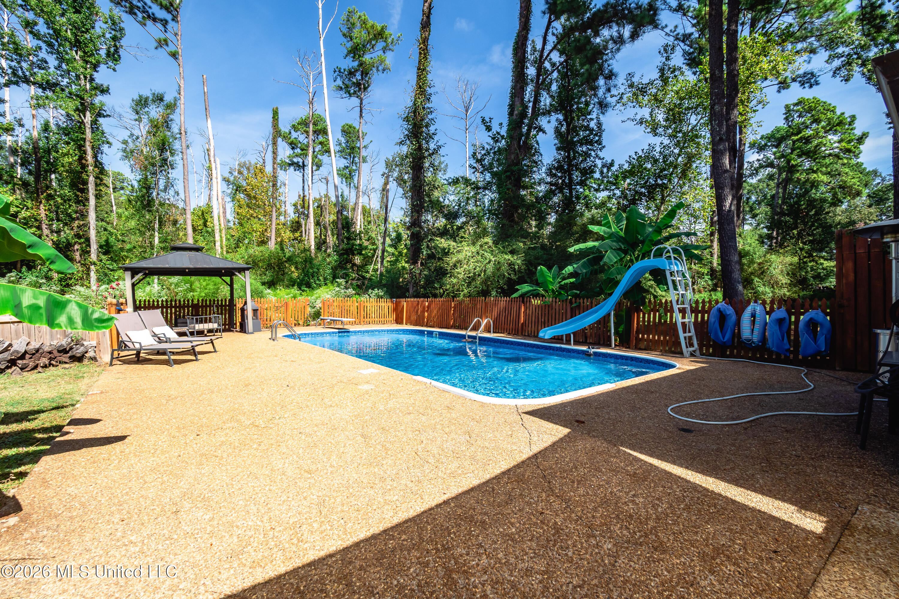 103 Carriage Lane Property Photo 32