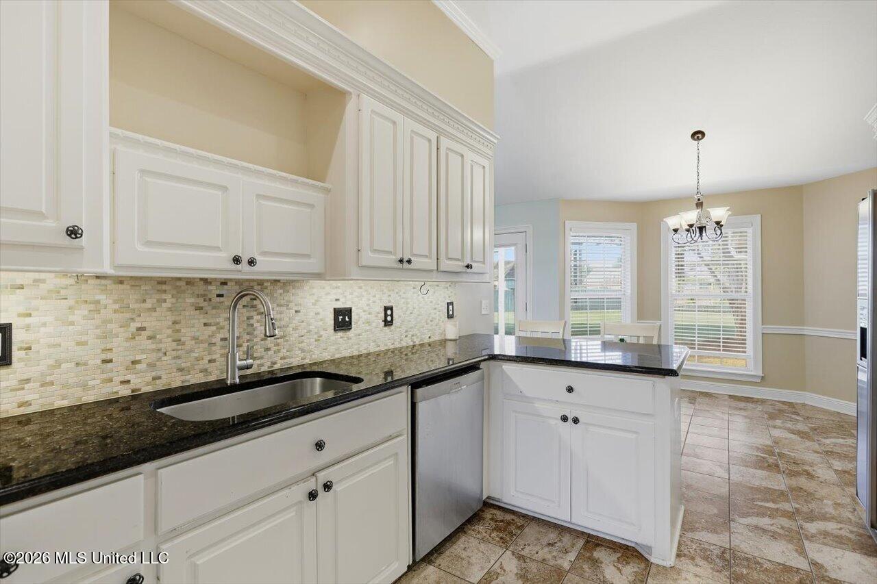 207 Woodgreen Cove Property Photo 7