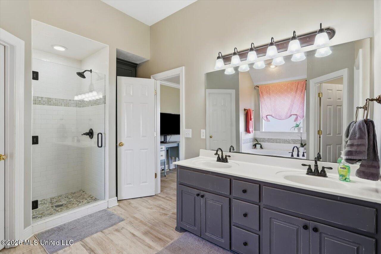 207 Woodgreen Cove Property Photo 15