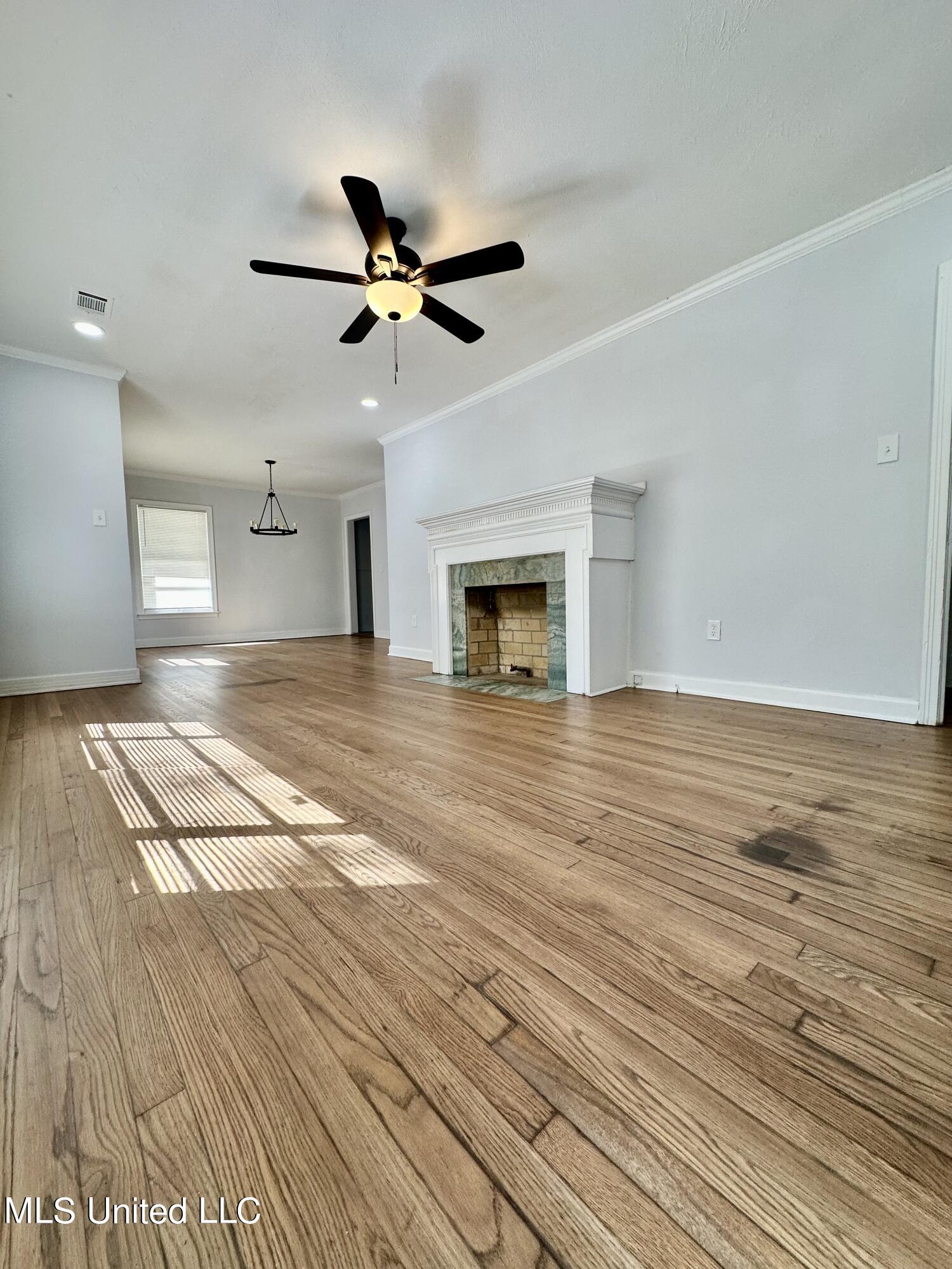 1026 Meadow Heights Drive Property Photo 2