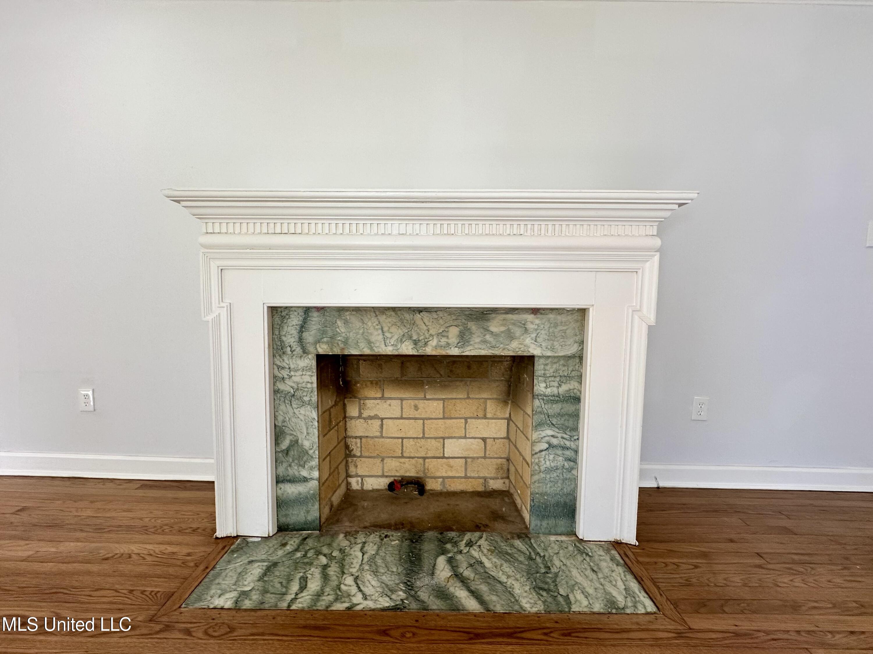 1026 Meadow Heights Drive Property Photo 3