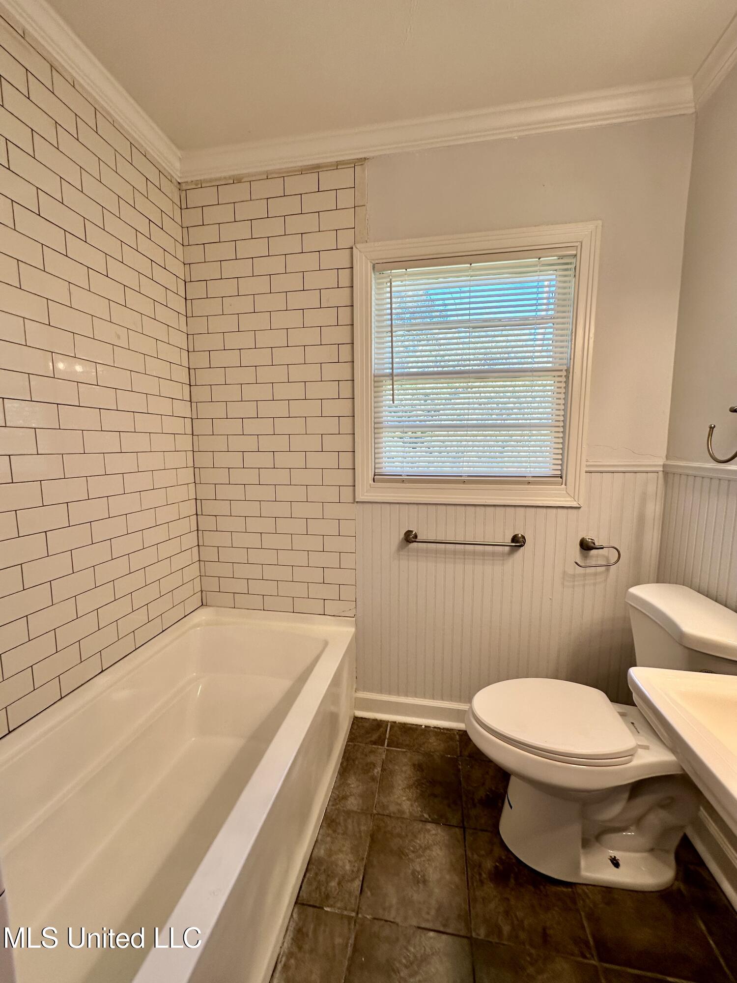 1026 Meadow Heights Drive Property Photo 10
