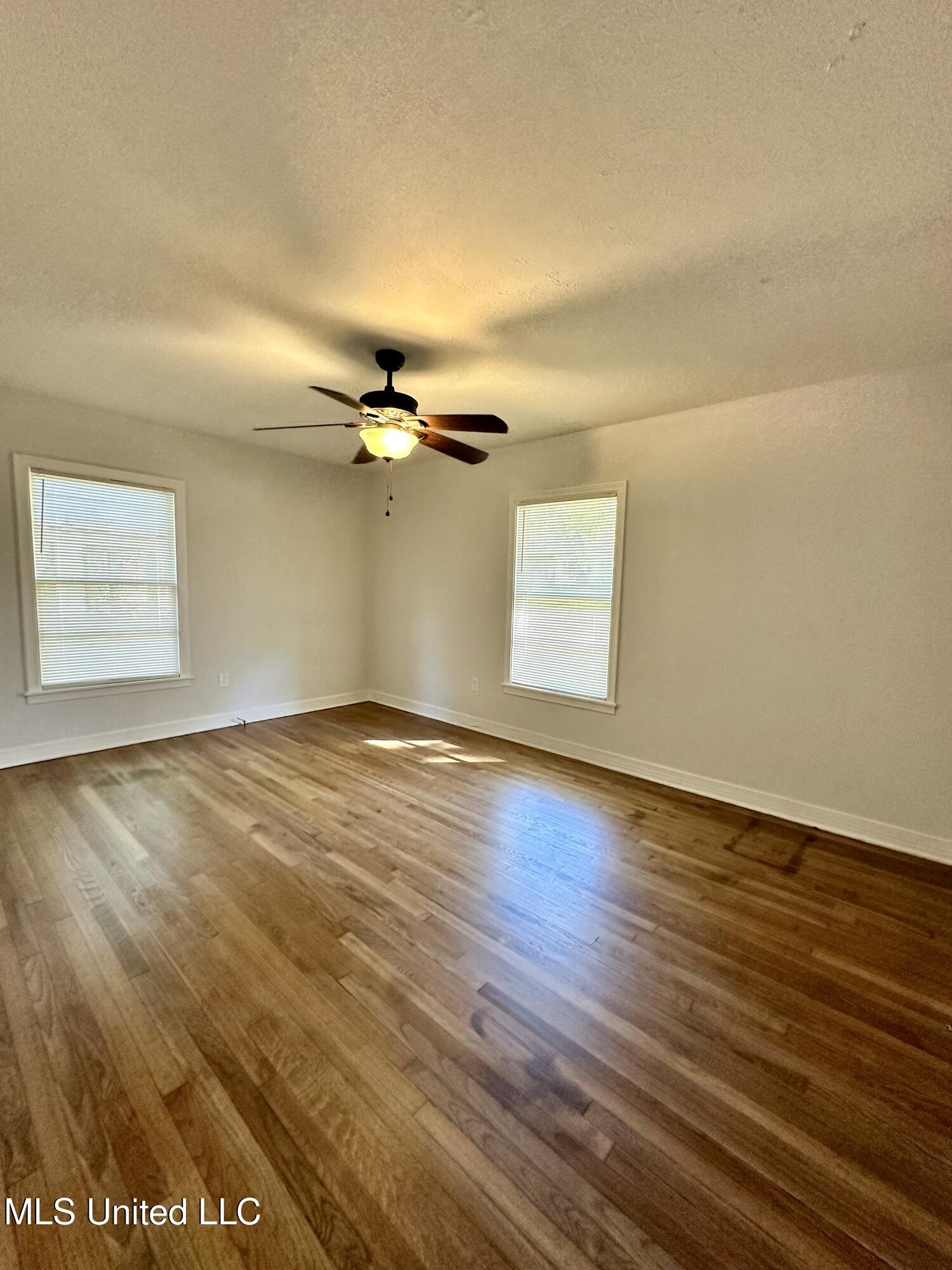 1026 Meadow Heights Drive Property Photo 11