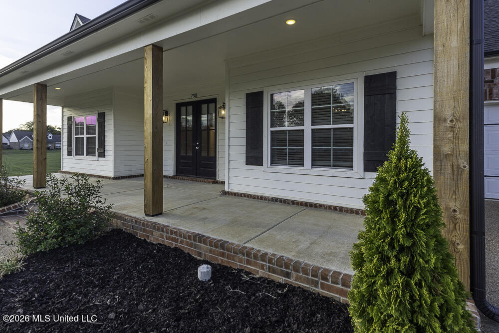 7388 Crosswinds Boulevard Property Photo 2