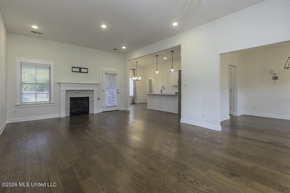 7388 Crosswinds Boulevard Property Photo 9