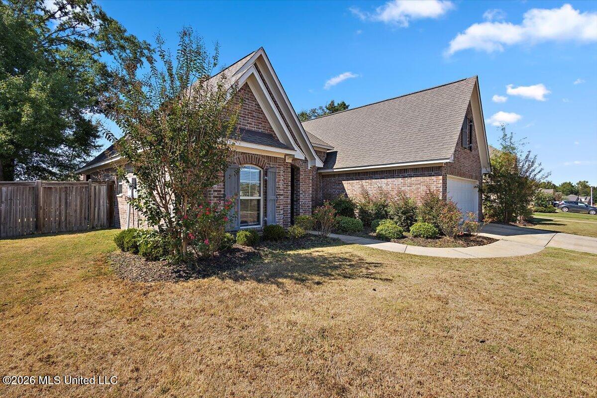 152 Sweetbriar Circle Property Photo 3