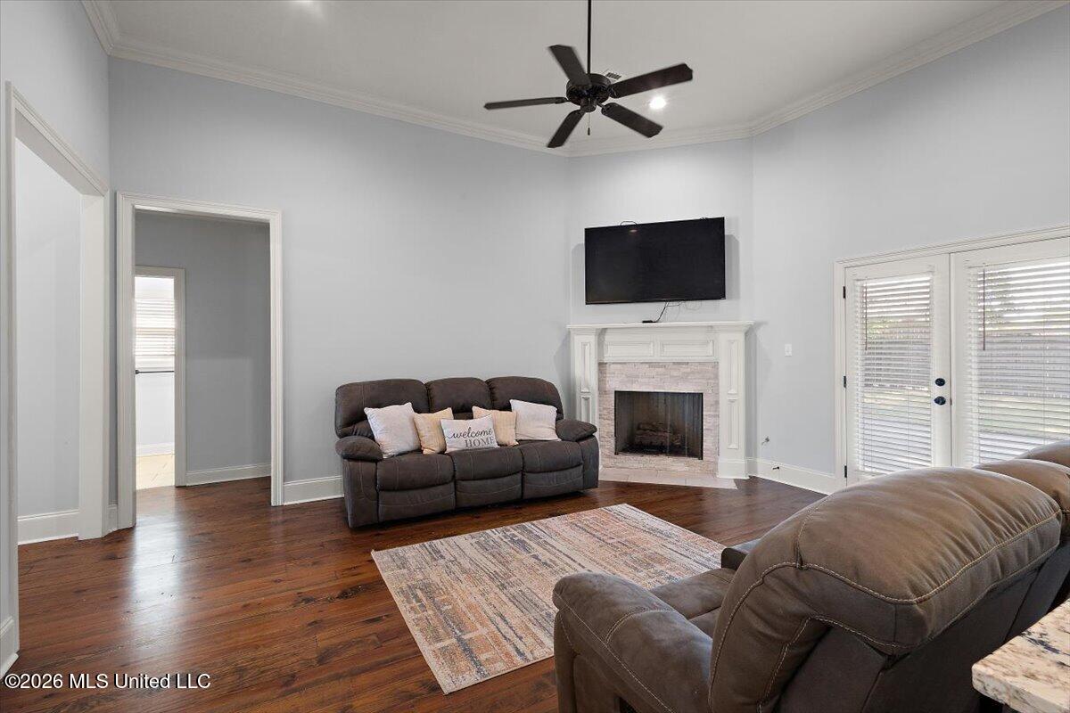 152 Sweetbriar Circle Property Photo 8