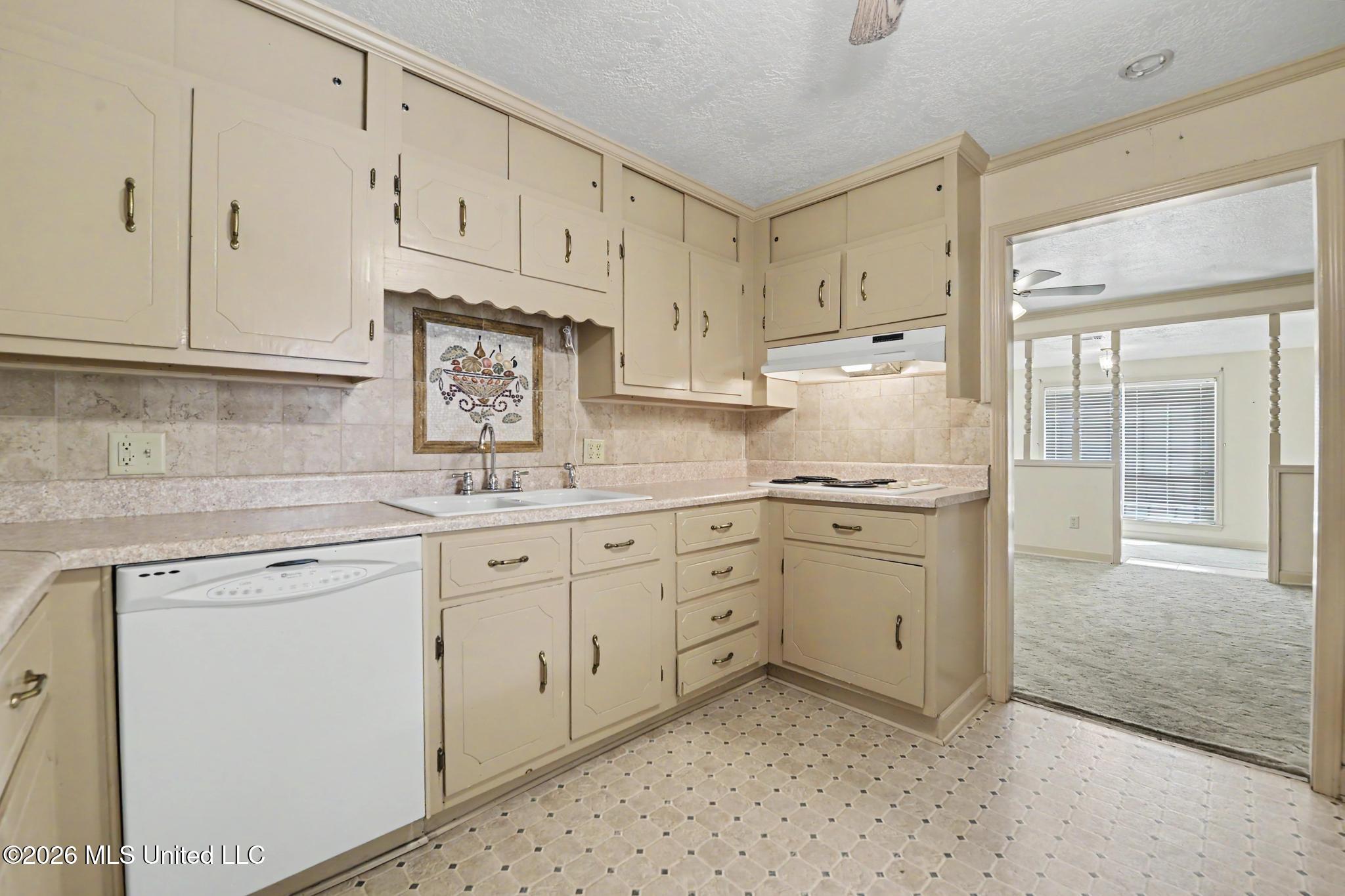 1315 Martin Street Property Photo 8