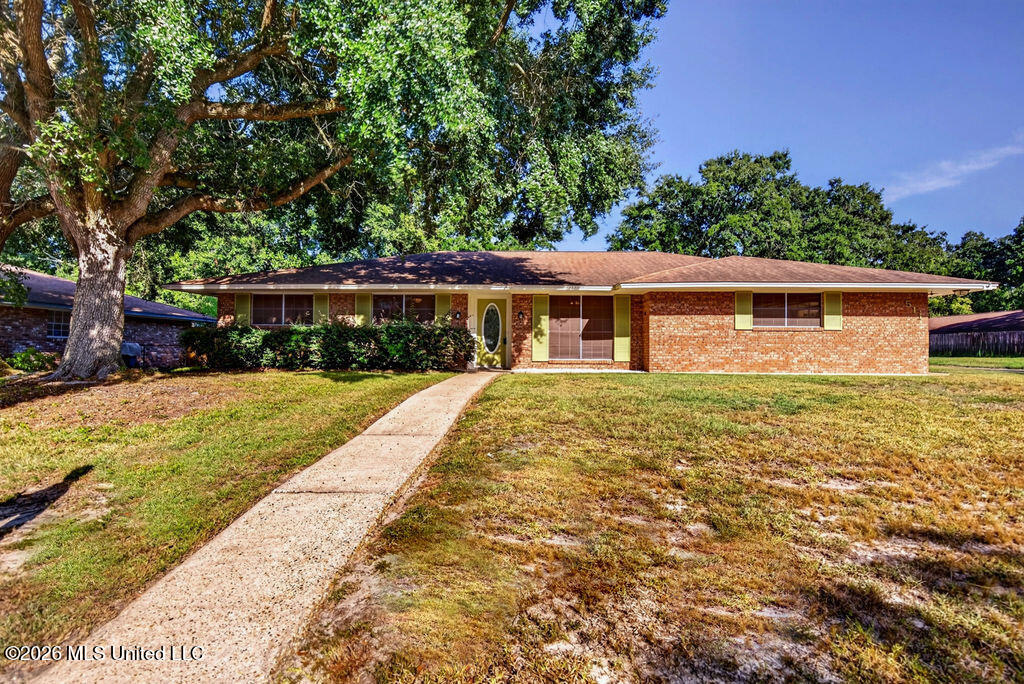 511 N Forest Avenue Property Photo 1