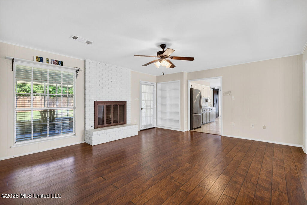 511 N Forest Avenue Property Photo 3