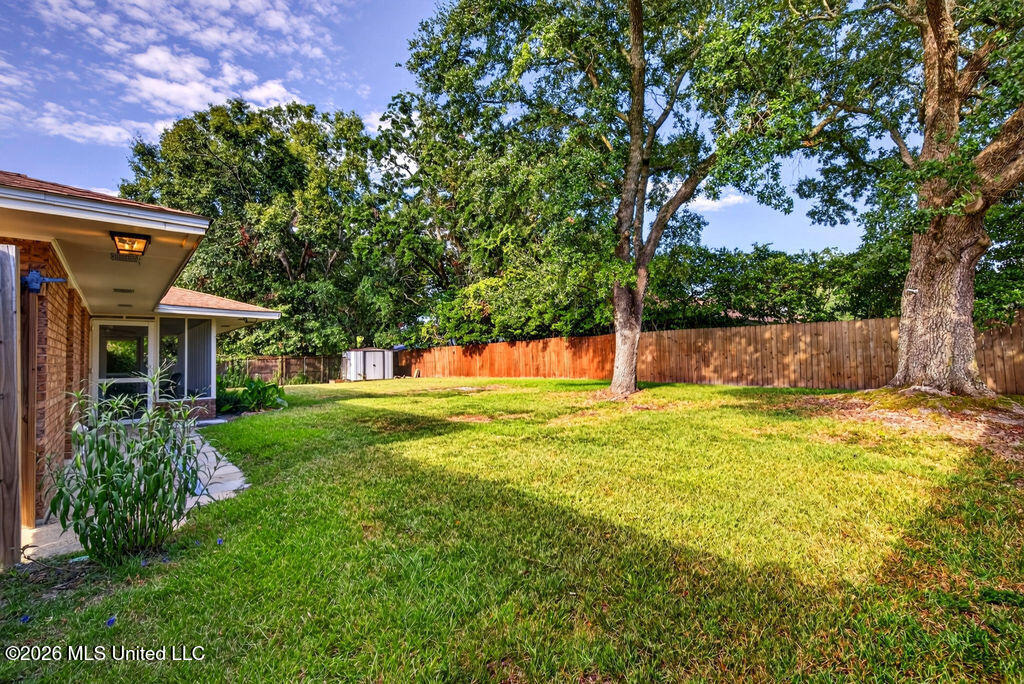 511 N Forest Avenue Property Photo 7