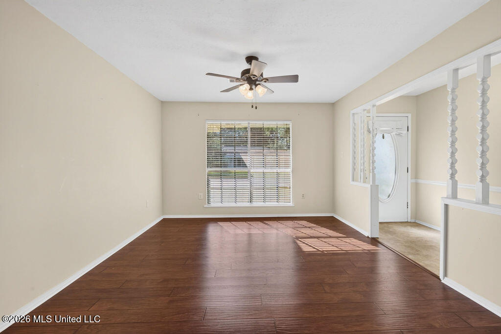 511 N Forest Avenue Property Photo 10