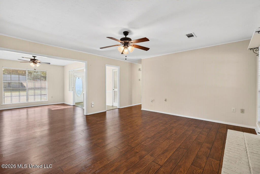 511 N Forest Avenue Property Photo 12