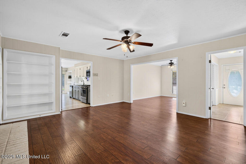 511 N Forest Avenue Property Photo 13