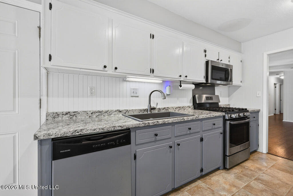 511 N Forest Avenue Property Photo 16