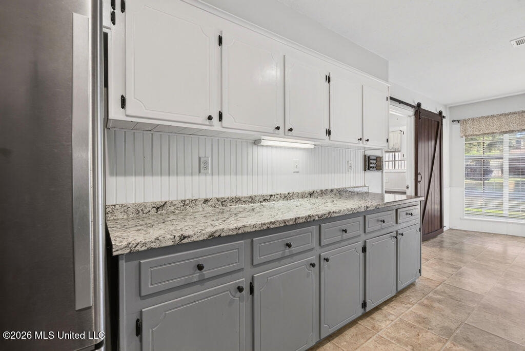 511 N Forest Avenue Property Photo 17
