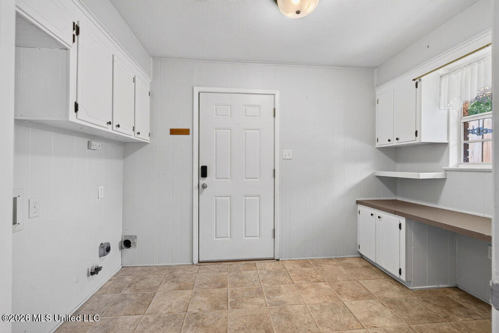 511 N Forest Avenue Property Photo 18