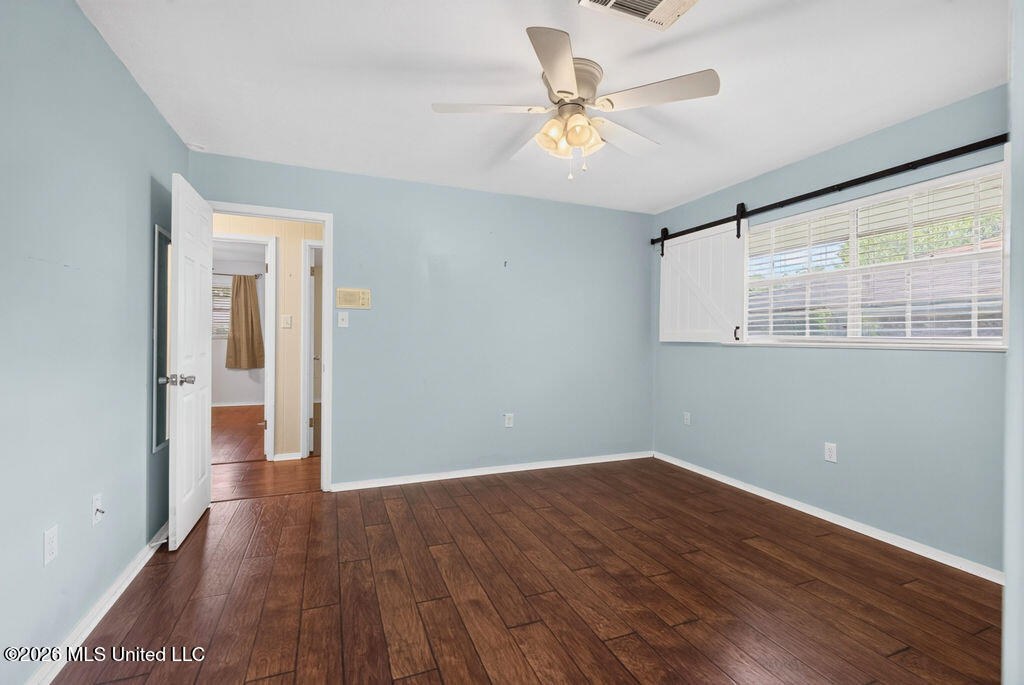 511 N Forest Avenue Property Photo 21