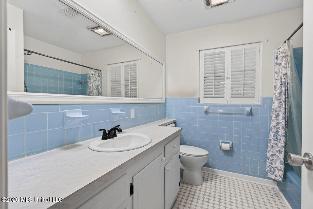 511 N Forest Avenue Property Photo 27